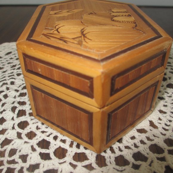 Vintage Wood Box Straw Inlay Box Retro Souvenir Lidded Box Country Cottage Retro - Picture 7 of 12